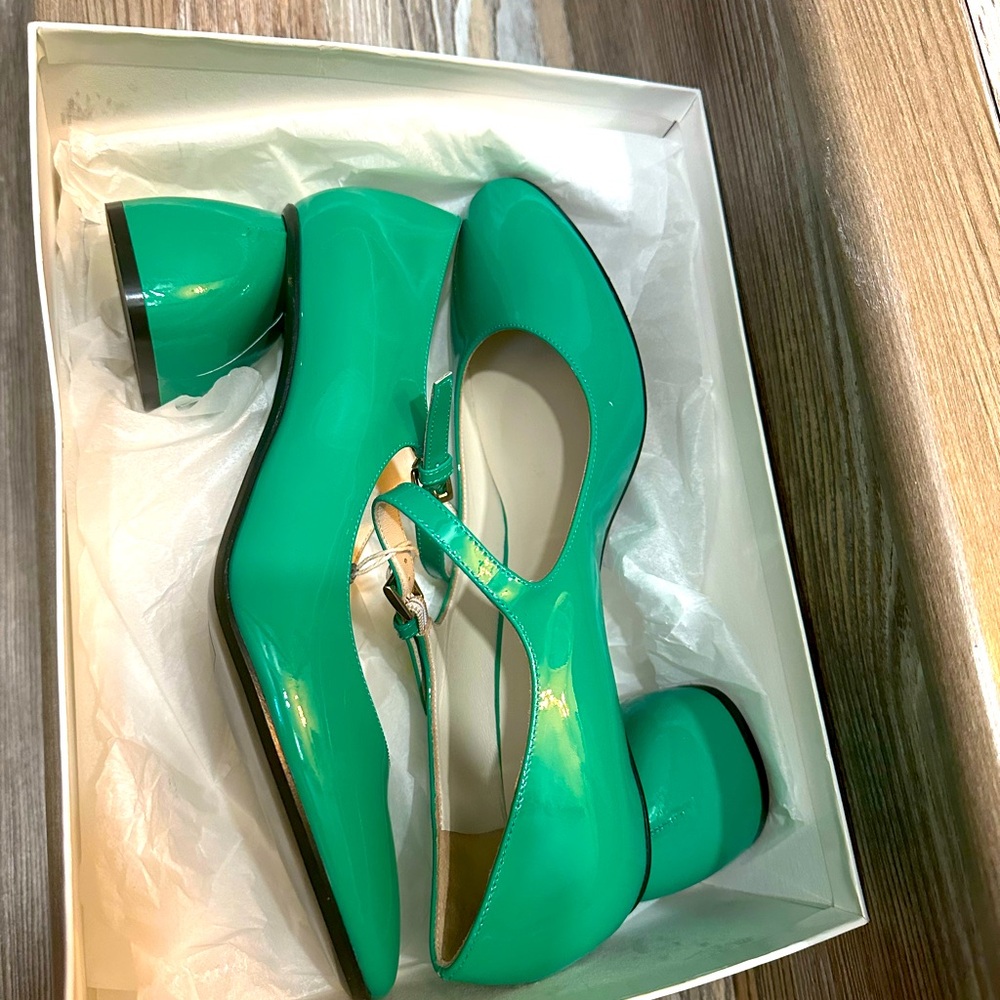 Stylish Carven Maryjane’s beautiful unique color